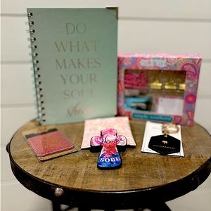 Lot: Simply Southern desk kit, journal, keychain, magnet, phone pocket, sachet